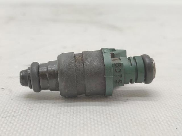 037906031AA Inyector de combustible  disponible Utrera