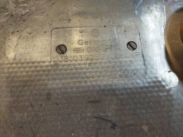 VAG 038103925 Tapa motor  en stock Salamanca