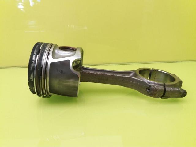 Biela del motor 038105401J VAG