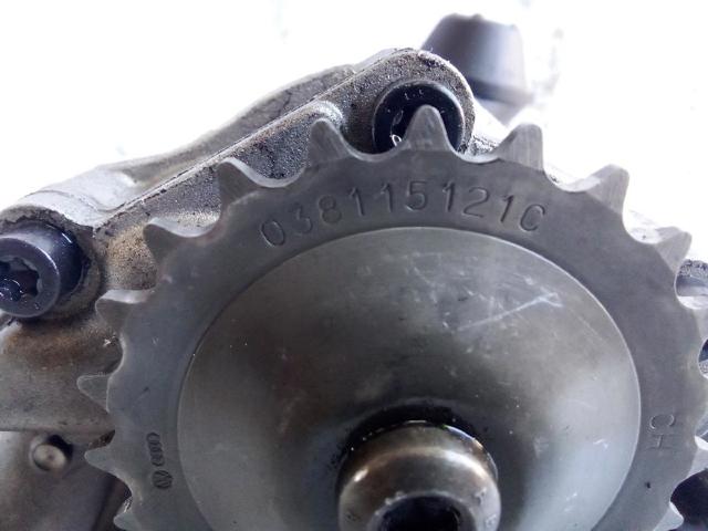 038115121C Bomba de aceite  disponible Utrera