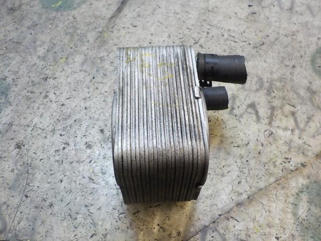 VAG 038117021D Radiador de aceite debajo del filtro  disponible Lugo