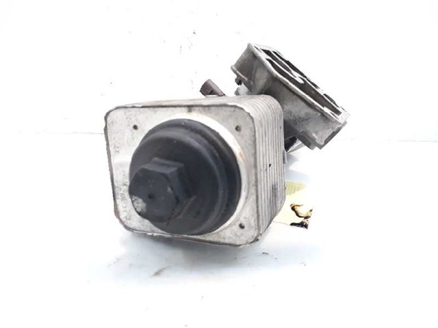 038117021E Radiador de aceite debajo del filtro  disponible Burgos