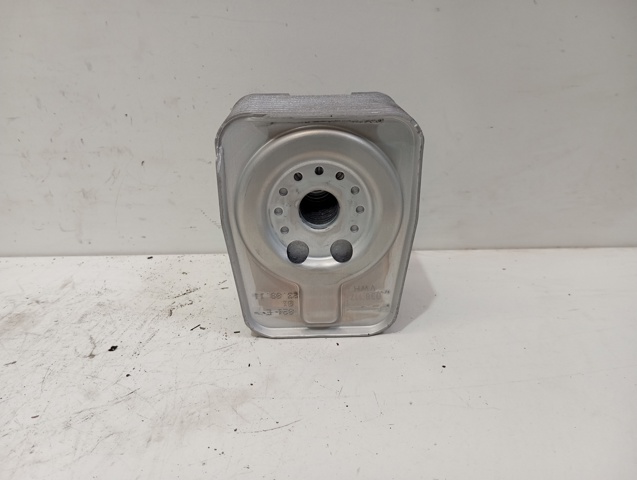 038117021E Radiador de aceite debajo del filtro  disponible Utrera