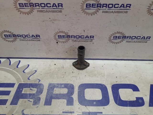 VAG 038121121 Brida del sistema de refrigeración (triple unión)  en stock Terrassa