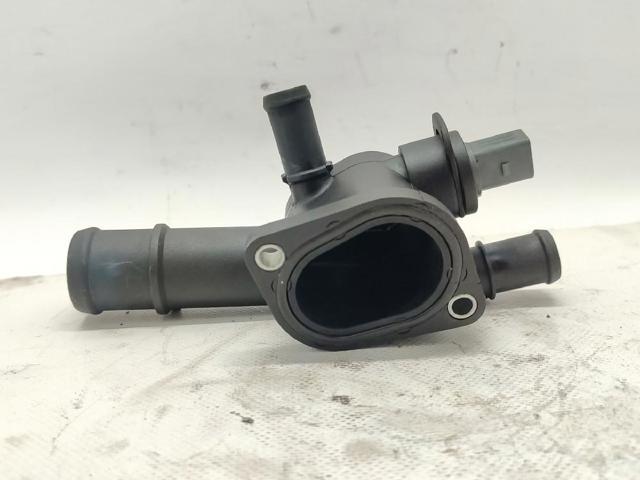 VAG 038121132D Brida del sistema de refrigeración (triple unión)  en stock Salamanca