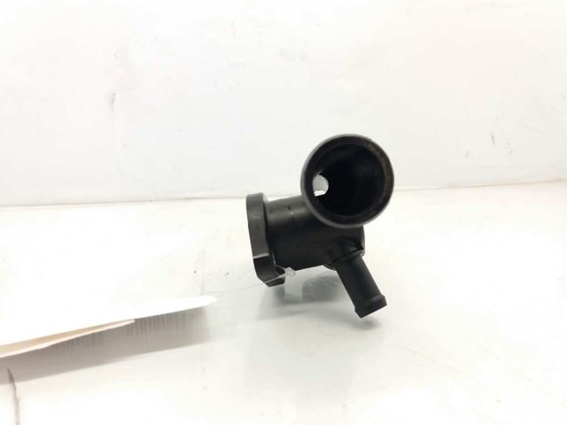 VAG 038121132D Brida del sistema de refrigeración (triple unión)  en stock Valencia