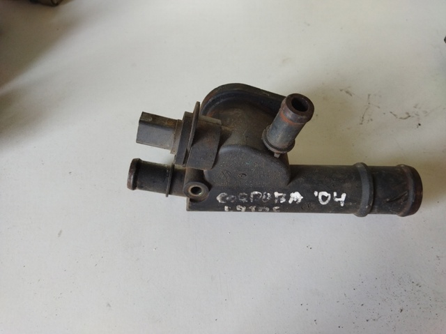 038121132D VAG Brida del sistema de refrigeración (triple unión)  comprar en Lleida