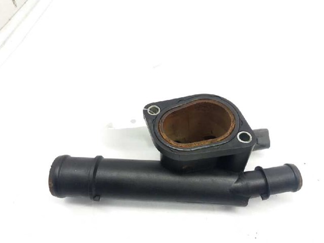 VAG 038121132D Brida del sistema de refrigeración (triple unión)  disponible España