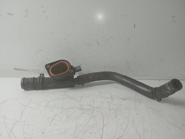 VAG 038121132G Brida del sistema de refrigeración (triple unión)  disponible España