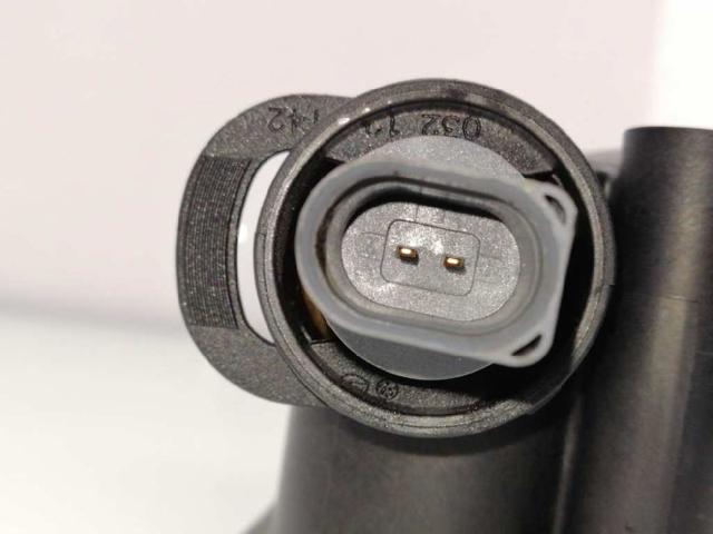038121132G VAG Brida del sistema de refrigeración (triple unión)  en stock Córdoba