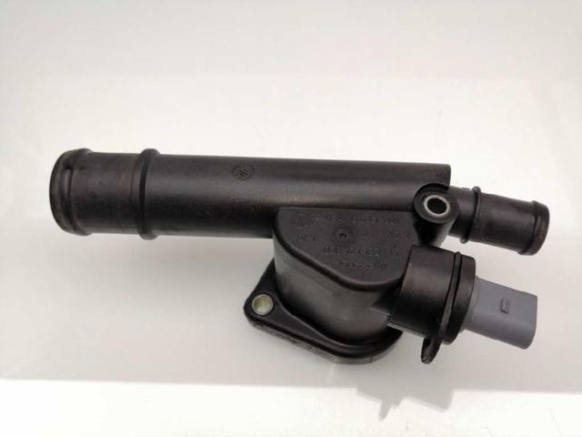 038121132G VAG Brida del sistema de refrigeración (triple unión)  en stock Córdoba