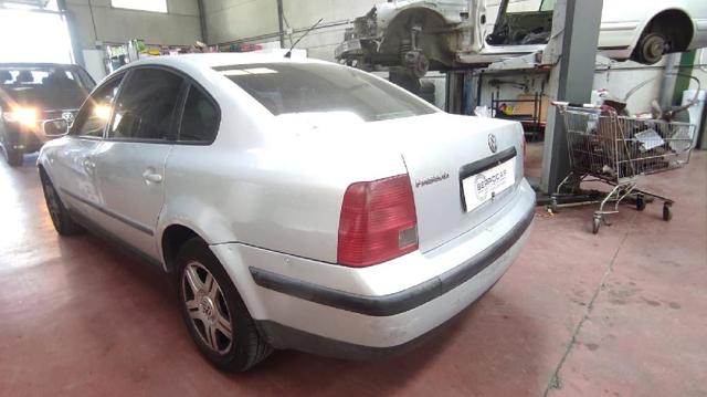 038121133A VAG Brida del sistema de refrigeración (triple unión) comprar Madrid