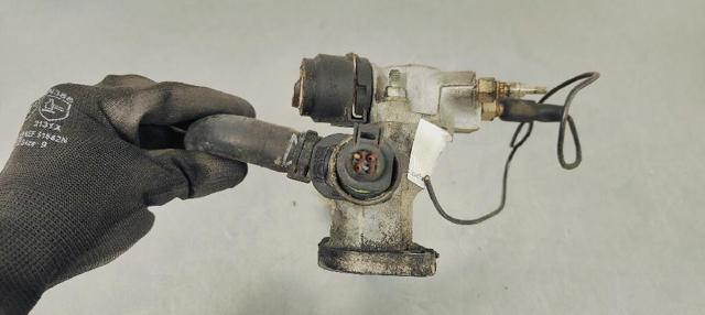 VAG 038121133A Brida del sistema de refrigeración (triple unión)  disponible España
