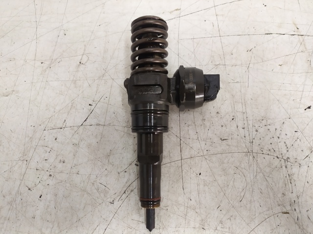 038130073 VAG Inyector de combustible  comprar en Oviedo