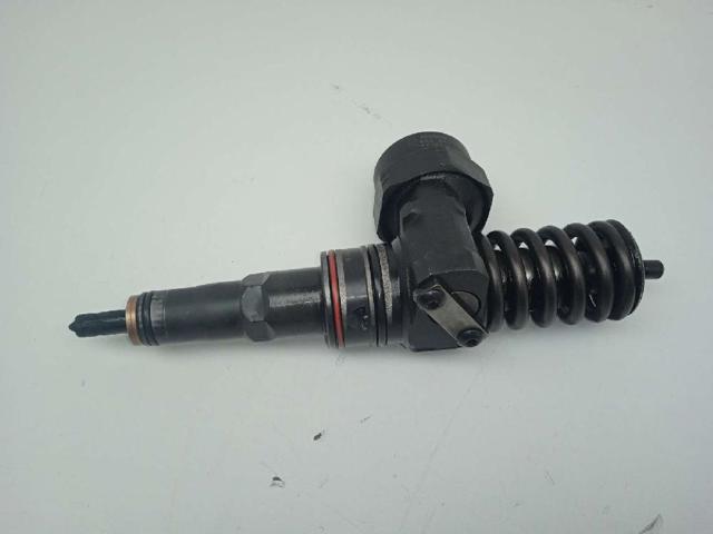VAG 038130073AA Inyector de combustible  disponible Valladolid