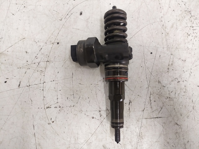 Inyector de combustible 038130073AA VAG