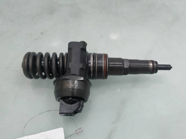 Inyector-bomba Volkswagen Bora (1J2)