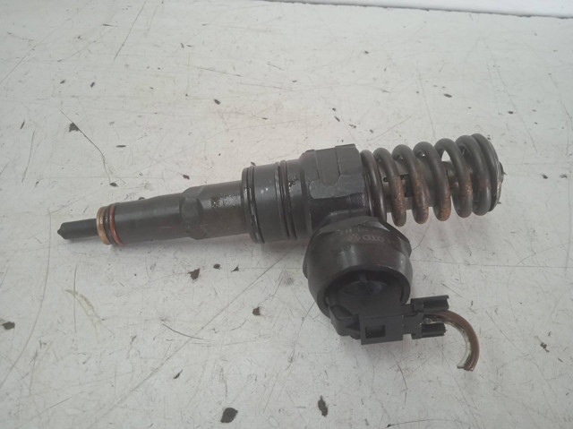 038130073AK VAG Inyector  en stock Córdoba