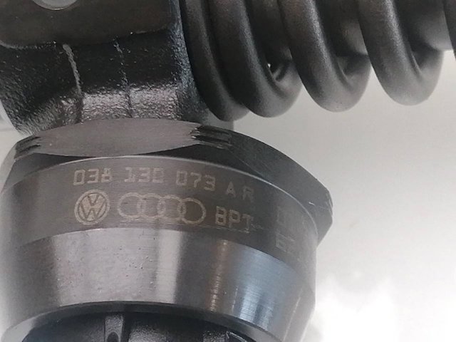 038130073AR Inyector  en stock Granada