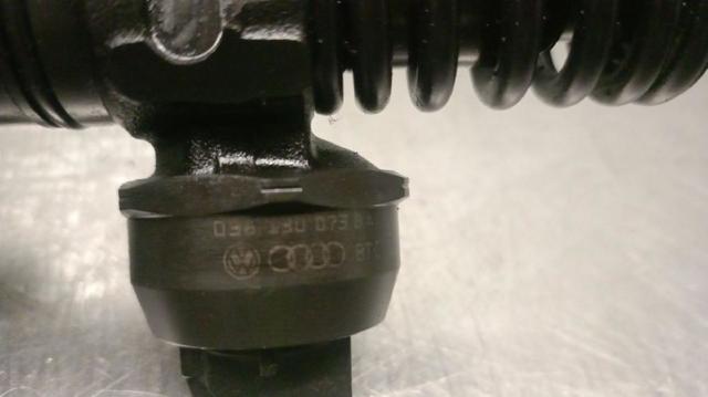 VAG 038130073BA Inyector de combustible  disponible Valladolid