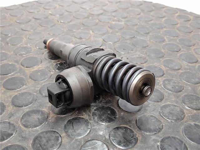 038130073BN VAG Inyector de combustible  comprar en Jaén