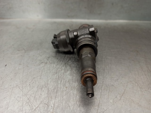 038130073BQ Inyector de combustible  disponible Utrera