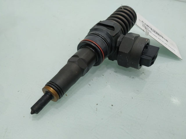 038130073F VAG Inyector  en stock Gandía