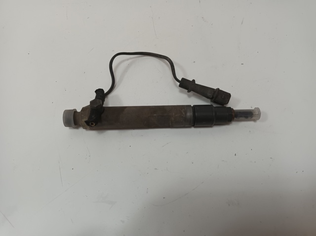 038130201F Inyector de combustible  comprar en Reus