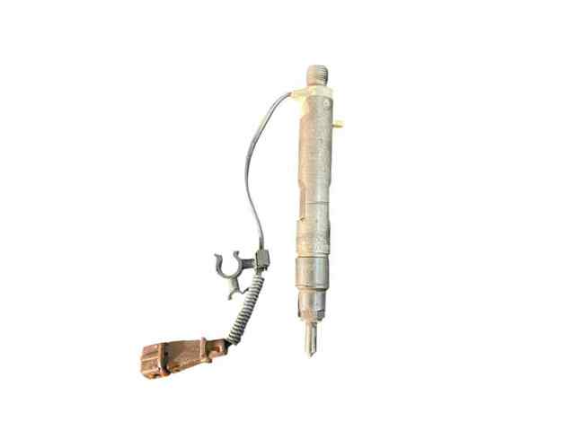 VAG 038130201F Inyector de combustible  disponible Valladolid