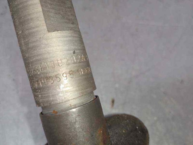 038130202A VAG Inyector de combustible  disponible Vigo
