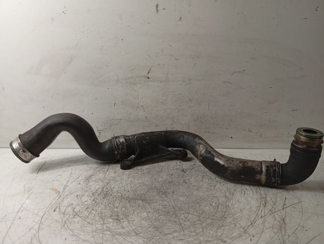 Tubo flexible de aire de sobrealimentación inferior 038131111 VAG
