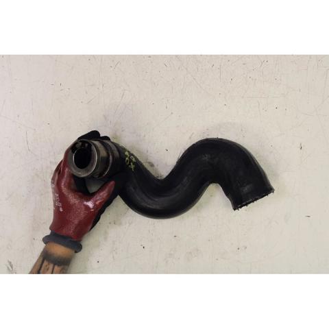 Tubo flexible de aire de sobrealimentación inferior 038131111 VAG