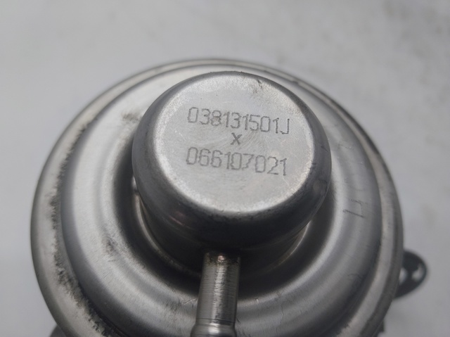 VAG 038131501J Válvula EGR de recirculación de gases  comprar en Ponferrada