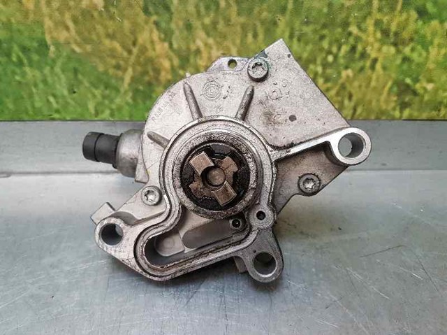 VAG 038145101B Bomba de vacío  en stock Valencia