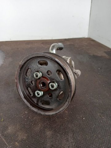 038145255A Polea de la bomba de dirección asistida  en stock Castellón