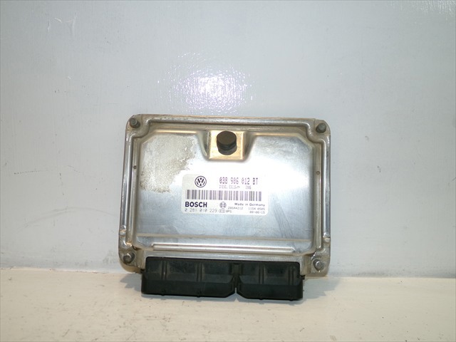 038906012BT ECU  en stock Sabadell
