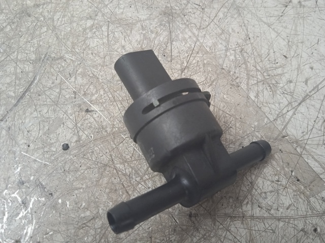 Sensor de temperatura de combustible 038906081B VAG