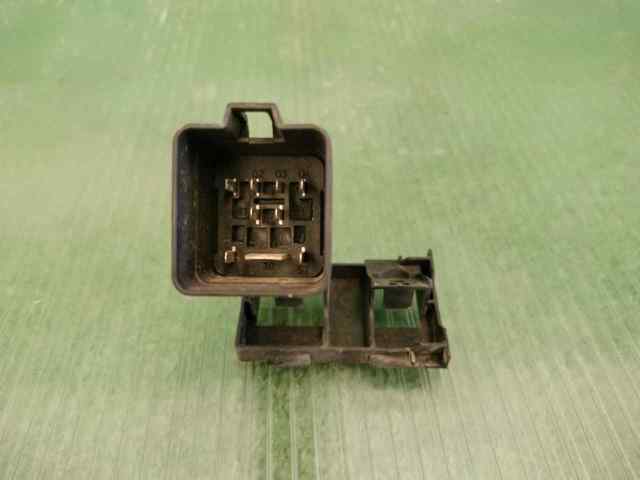 Relé de bujía de precalentamiento Volkswagen Polo 4 9N1