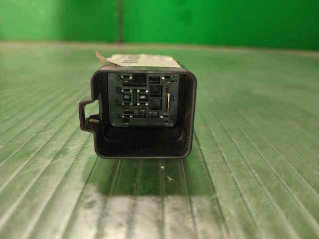 Relé de bujía de precalentamiento Volkswagen Polo 4 9N1