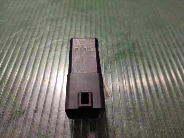 Relé de bujía de precalentamiento Volkswagen Polo 4 9N1