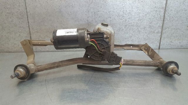 PEUGEOT 0390241360 Motor del limpiaparabrisas  disponible Lugo