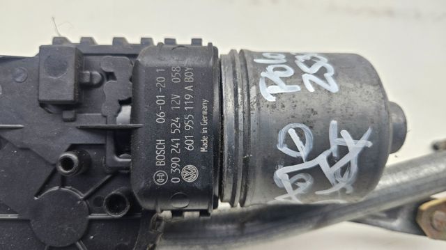 0390241524 VAG Motor del limpiaparabrisas  disponible Ourense