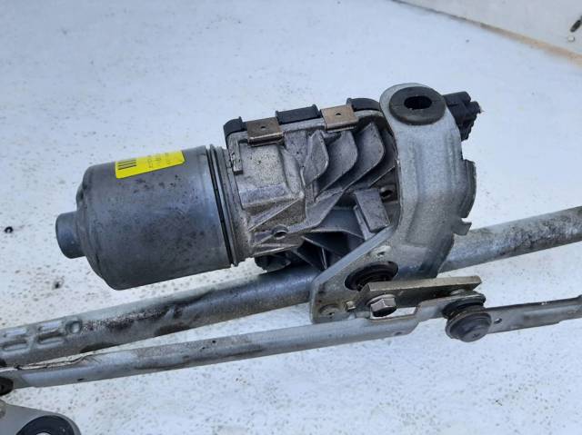 PEUGEOT 0390241869 Motor limpiaparabrisas  en stock Salamanca