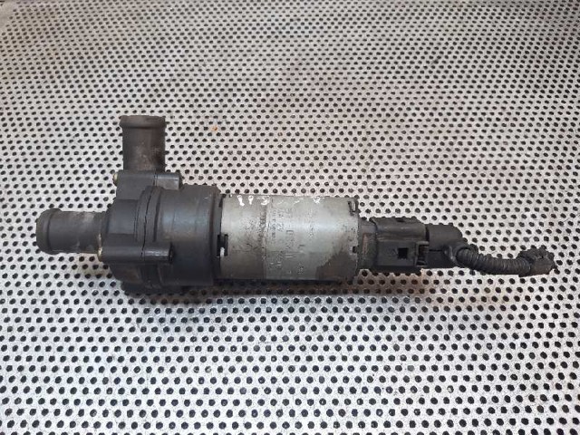 0392020073 VAG Bomba de agua eléctrica auxiliar  disponible Alicante