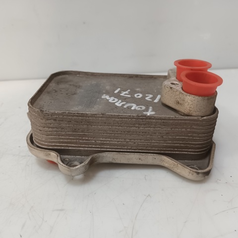 VAG 03C117021E Radiador de aceite  disponible España