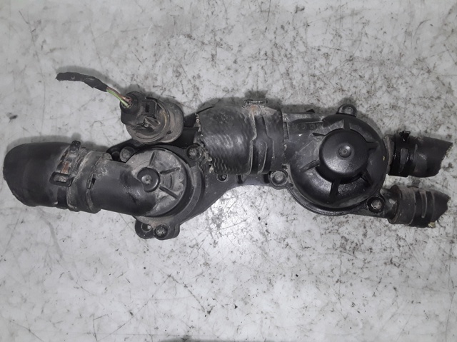 VAG 03C121111B Carcasa del termostato  disponible Valladolid