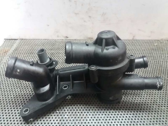 VAG 03C121111B Caja de termostato  en stock Salamanca