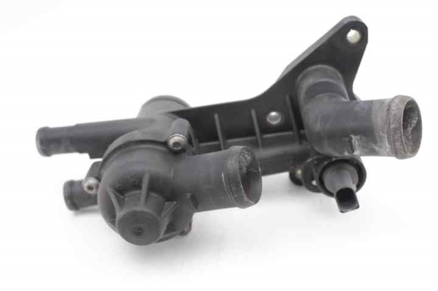 VAG 03C121111B Caja de termostato  en stock Terrassa