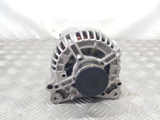VAG 03C903025F Alternador  en stock Salamanca