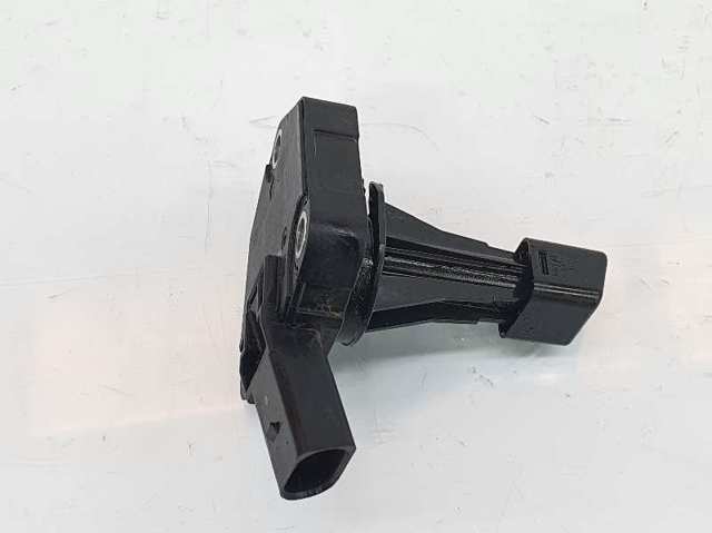 Sensor de nivel de aceite del motor Audi A4 8K2